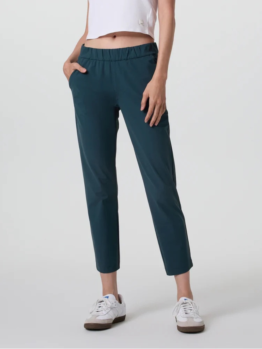 Vuori Women’s Miles Ankle pants - Blue Coast